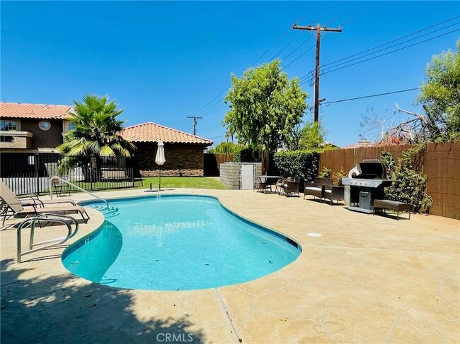 Building Photo - 79400 Ave 42