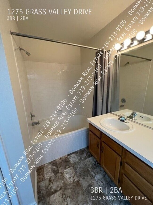 Building Photo - 1275 Grass Valley Dr