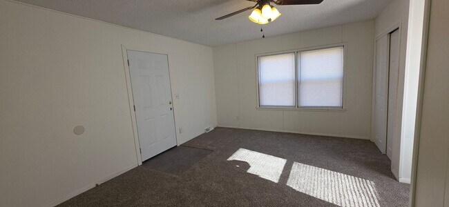 Building Photo - 3 Bedrooms! 2 Baths! Beautifully Updated! $1195 Close to MSU!