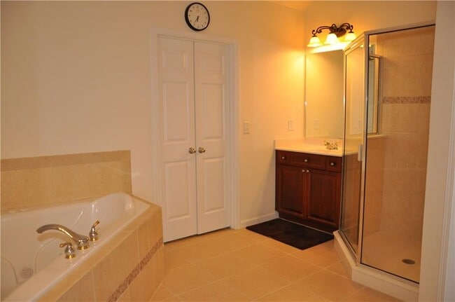 Building Photo - 4315 Wykeshire Ct