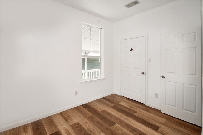 Building Photo - 1133 9th St