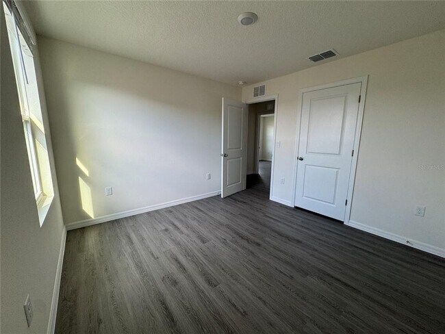 Building Photo - 36033 Sunflower Hl Dr