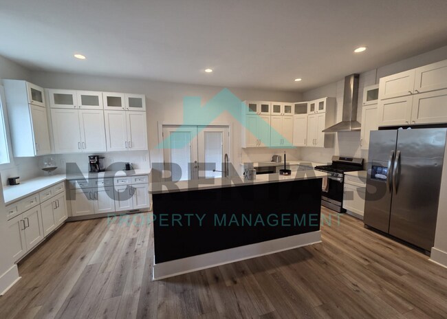 Building Photo - 1501 E Jones St