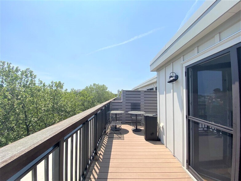 Building Photo - 168 Hampshire St