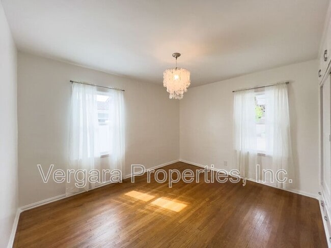 Building Photo - 623 Camino Real