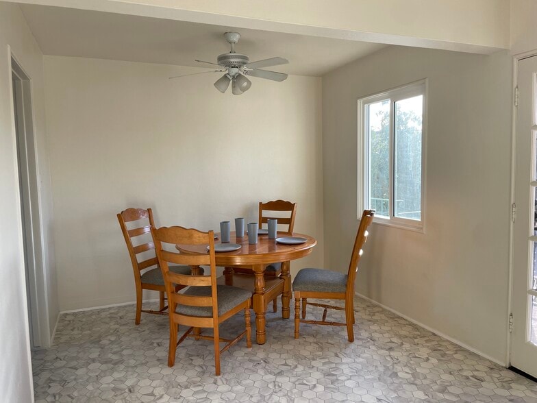 Building Photo - 4400 N Lakewood Blvd