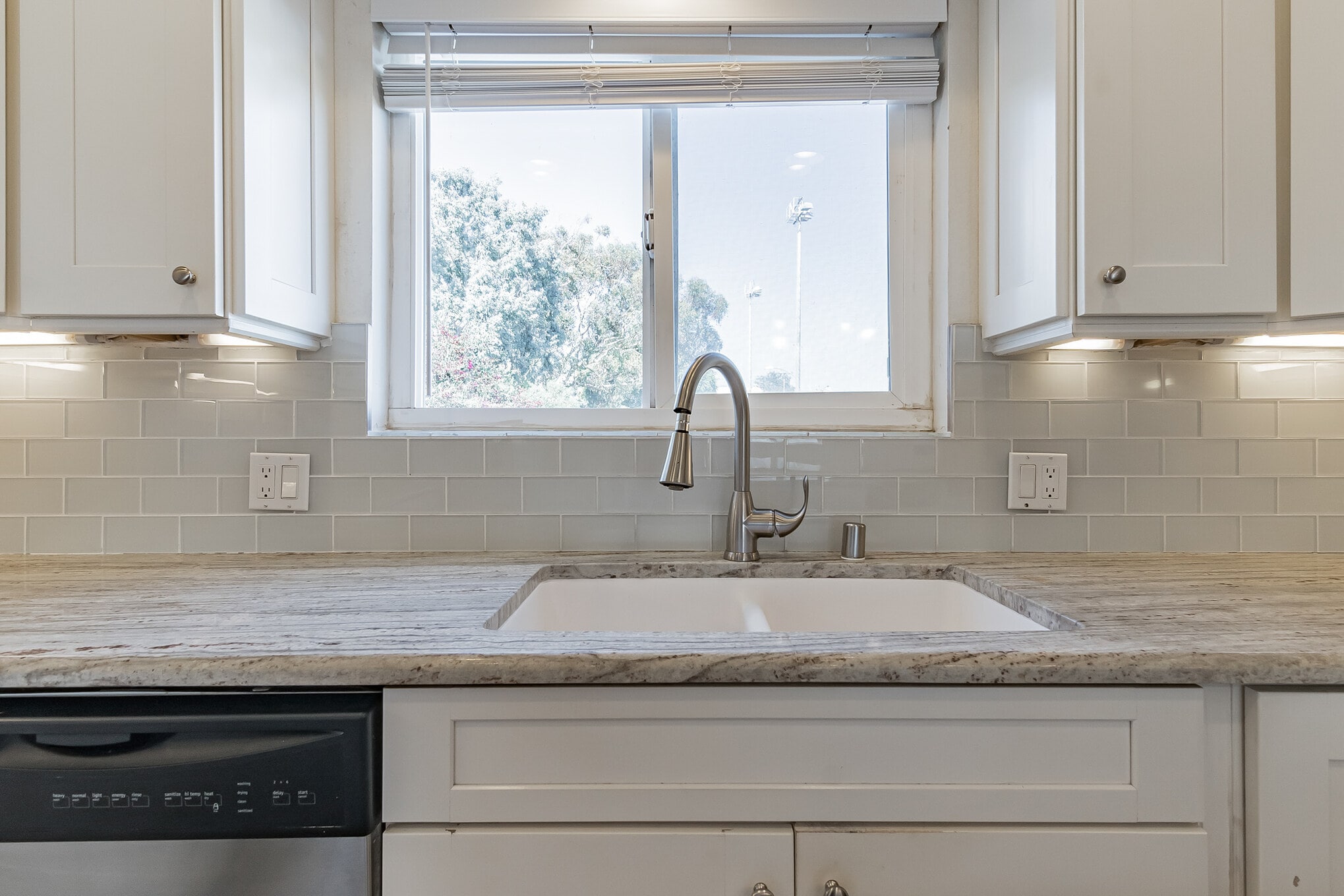 Kitchen - Park View - 851 Cypress Ave