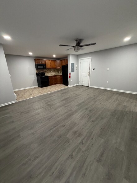 Building Photo - 6001 N 17th St