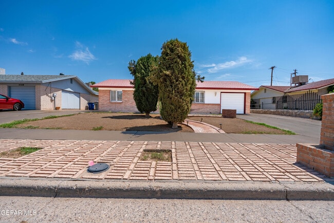 Building Photo - 11516 Meadowbrook Dr