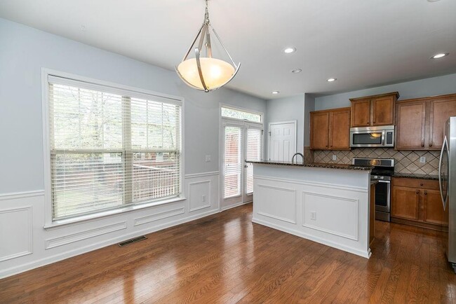 Building Photo - 827 Charles Bank Ave SE