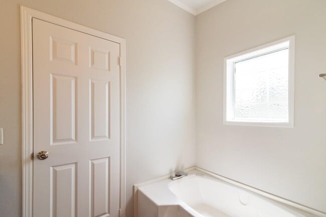 Building Photo - 10115 Berrybriar Ln