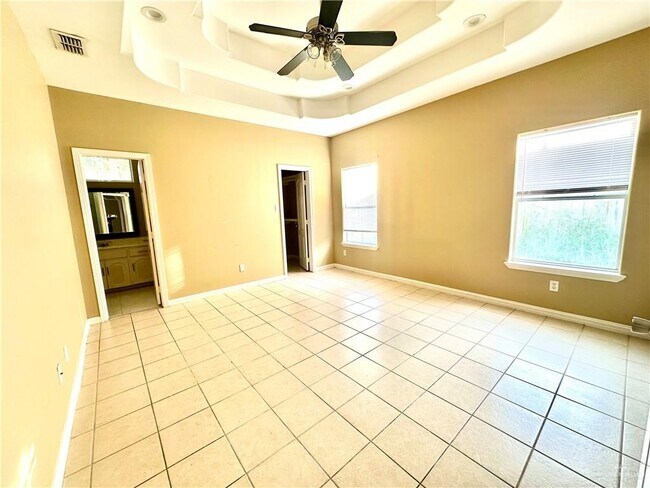 Building Photo - 2013 Agua Fina Ave