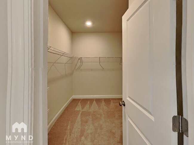 Building Photo - 395 Jorpaul Dr
