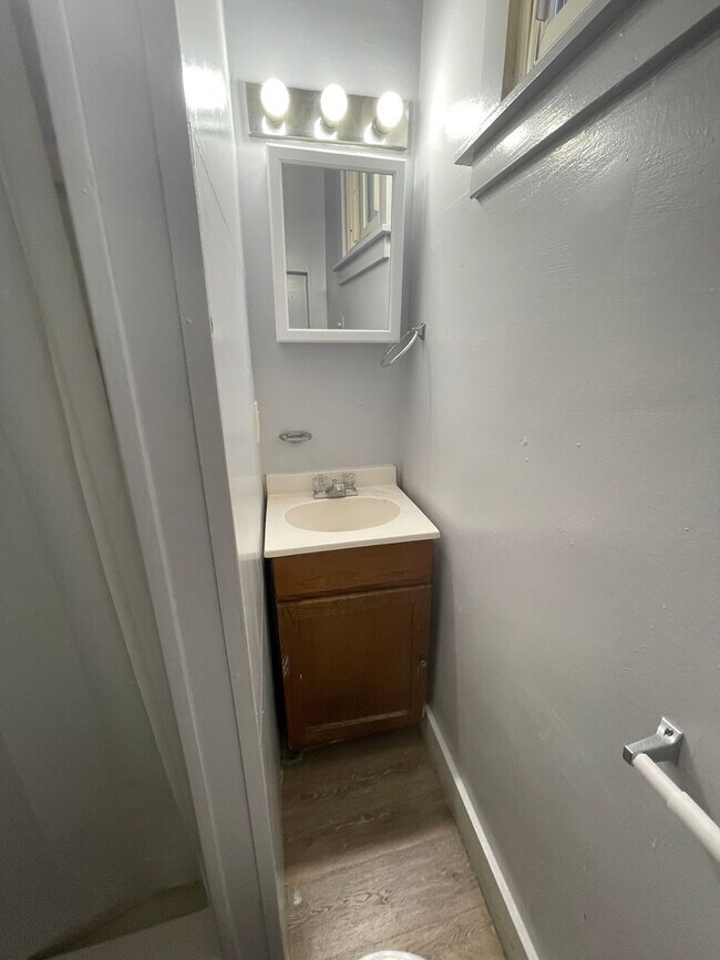 Building Photo - 1600 McClure St