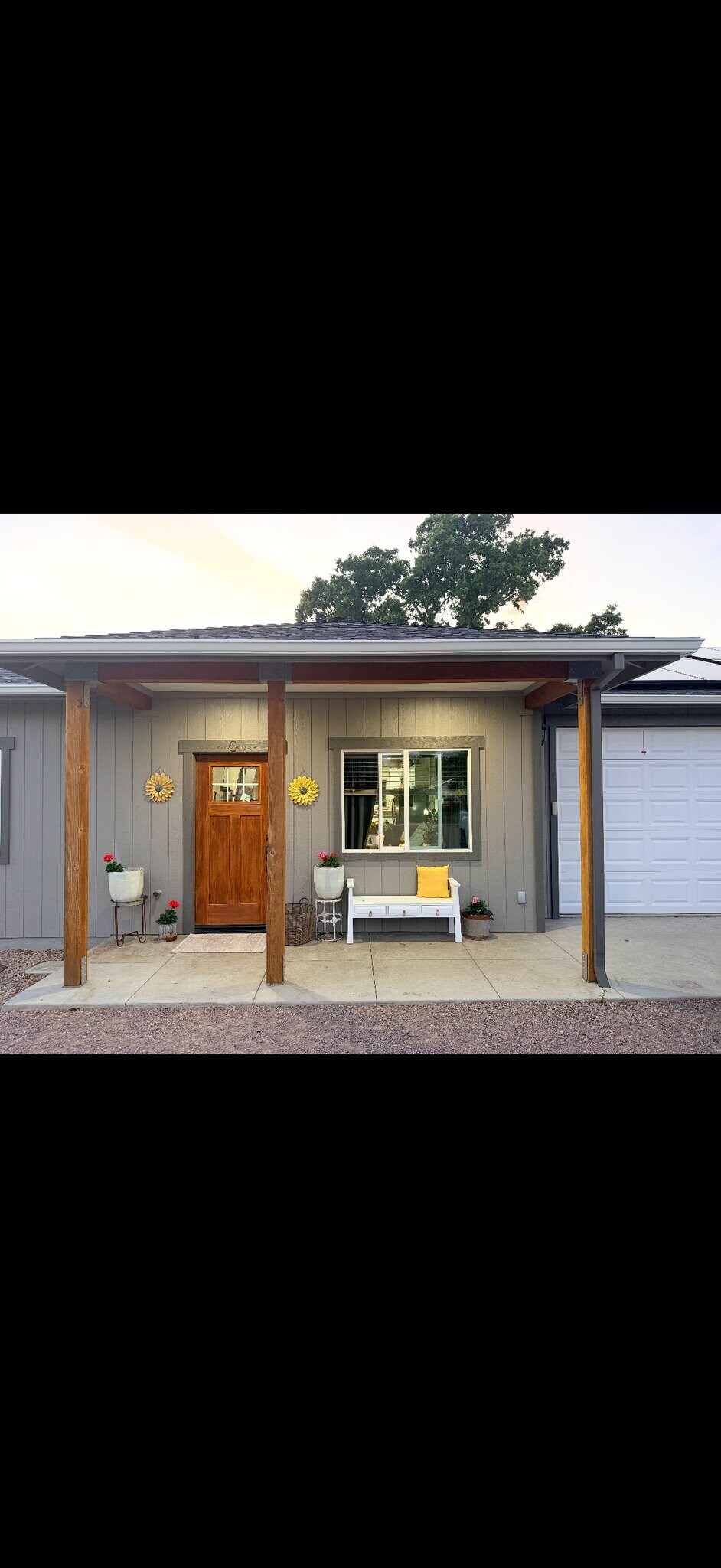 Building Photo - 21081 Barnes St