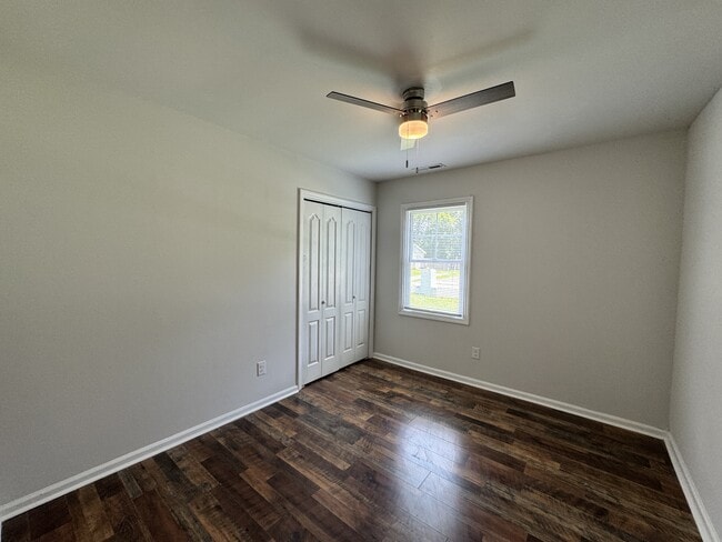 Building Photo - 510 Redwood Pl