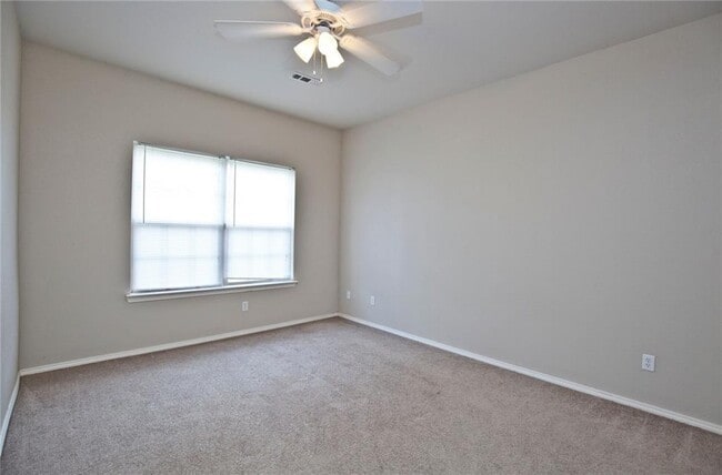 Building Photo - 3104 SW Deerfield Blvd
