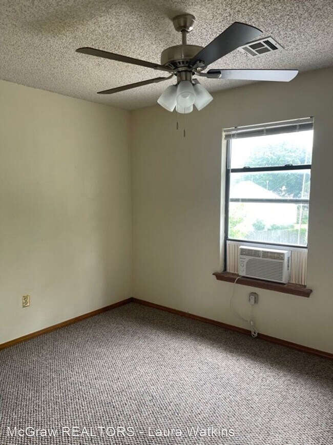 Building Photo - 4 br, 3 bath House - 8826 E. 91st Place