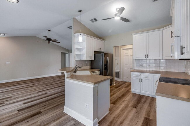 Building Photo - 4030 Broken Arrow Ct