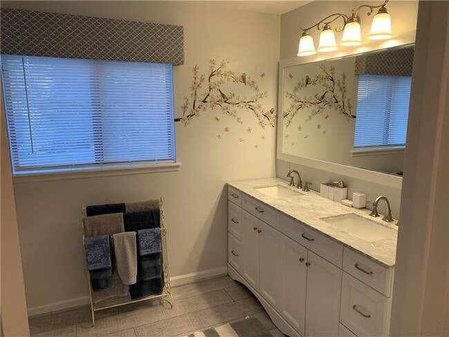 Building Photo - 115 Harbor Lights Dr