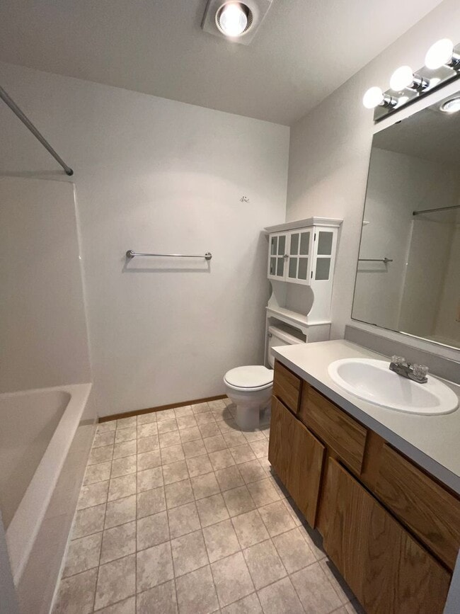 Building Photo - 447 - Townhome in Spectacular Location, 1 Car Attached Garage