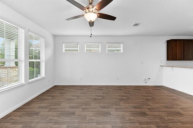 Building Photo - 213 Michaelis Dr