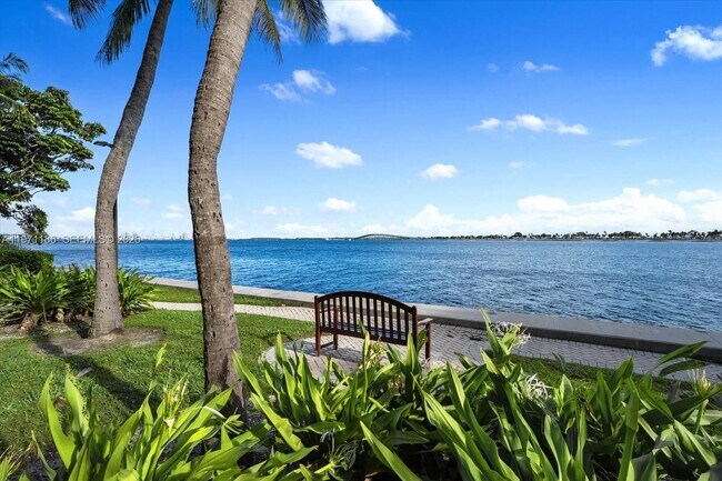 Building Photo - 2451 Brickell Ave