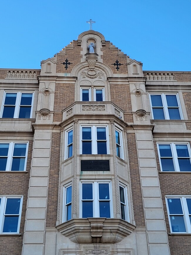 Building Photo - Commons at St Anthonys