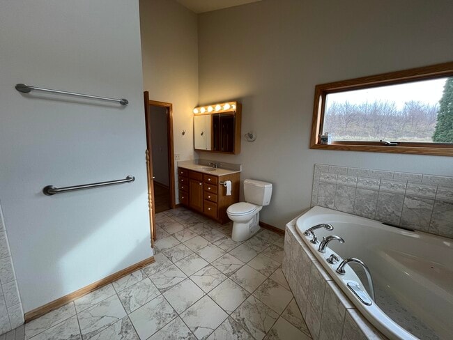 Building Photo - N3530 County Rd G