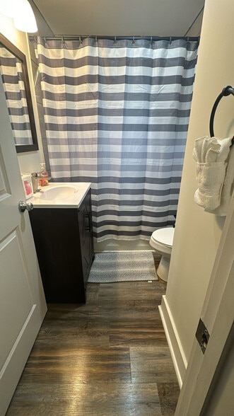 Building Photo - 403 Cedar Lane Rd