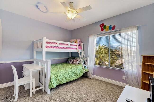 Building Photo - 724 Pinnacle Heights