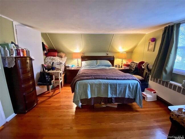 Building Photo - 117 Blydenburgh Ave