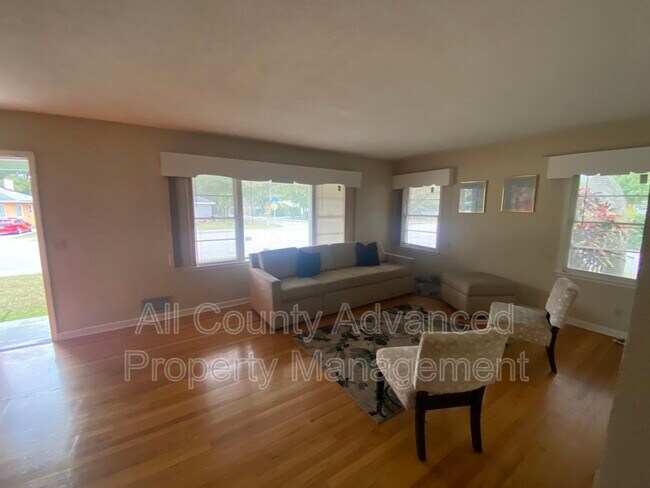 Building Photo - 214 S Highland Ave