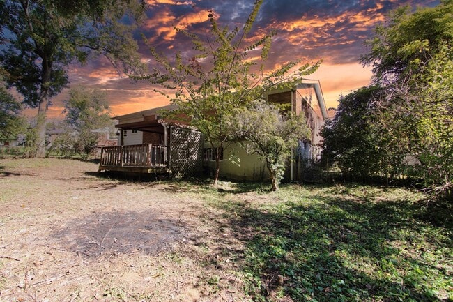 Building Photo - 4 Bed 2 Bath House for Rent