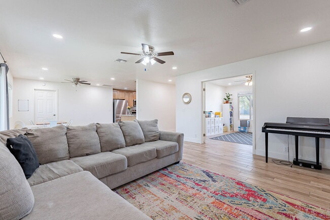 Building Photo - 651 E Kael Cir