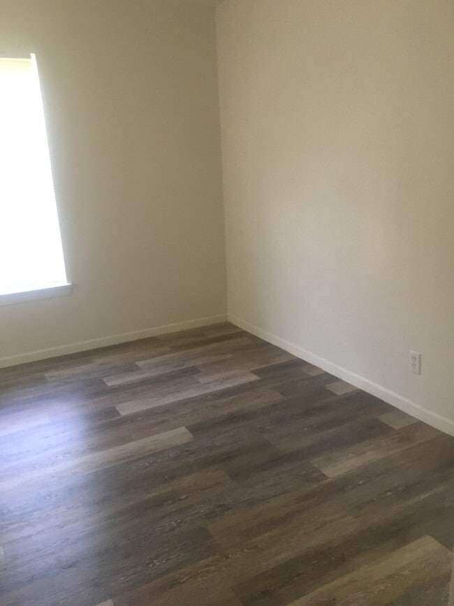 Building Photo - 45 Twining Dr