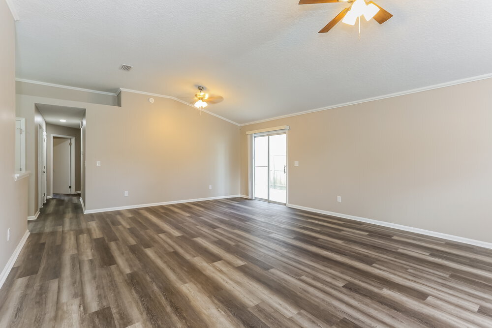 Building Photo - 3030 Caroline Crest Dr E