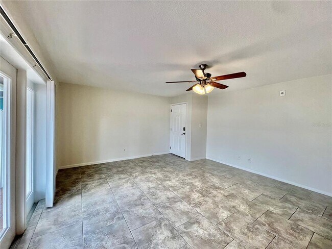 Building Photo - 5111 Coquina Key Dr SE
