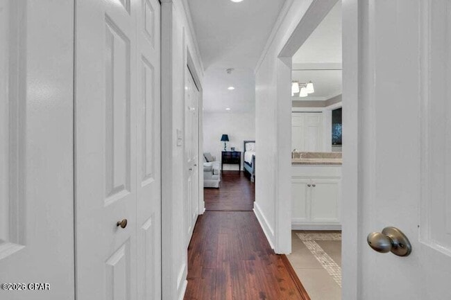 Building Photo - 628 Amberjack Dr
