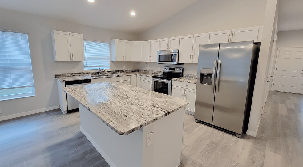 Building Photo - 329 Marion Oaks Blvd