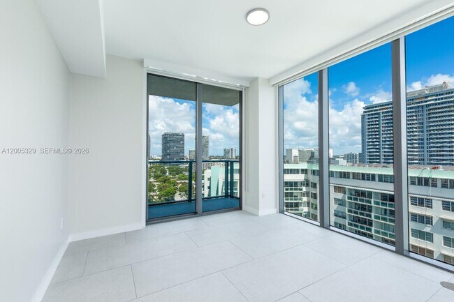 Building Photo - 3131 NE 7th Ave