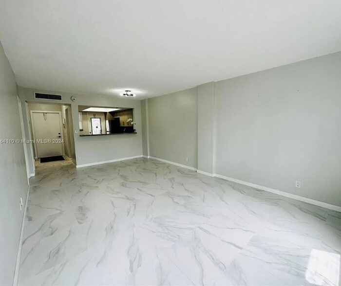 Building Photo - 1333 E Hallandale Beach Blvd