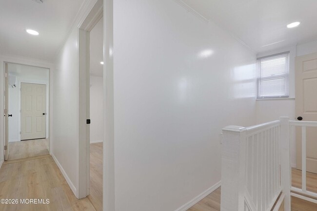 Building Photo - 12 Main St