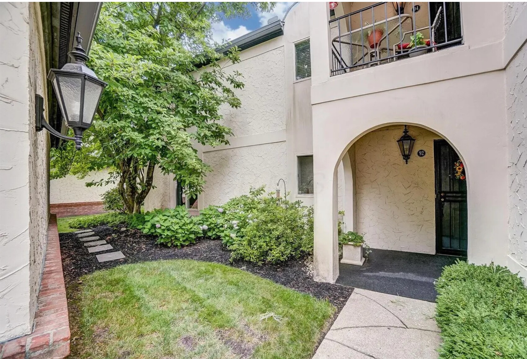 Building Photo - 90 Bishop Sq