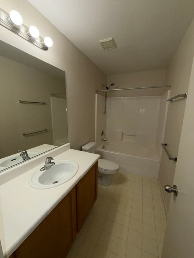 Building Photo - 2823 Dalsetter Dr