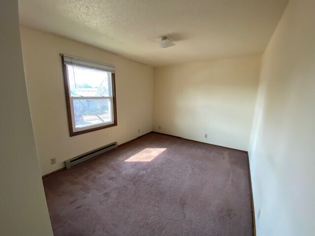 Building Photo - 3218 Oak Knoll Dr