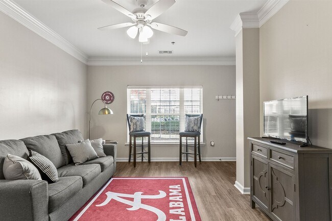 Building Photo - First Floor Capstone Quarters Available Fall 2026