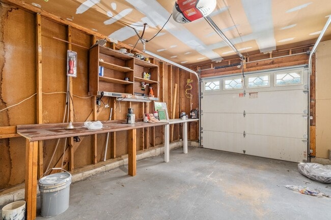 Building Photo - 4117 Rainbow Dr