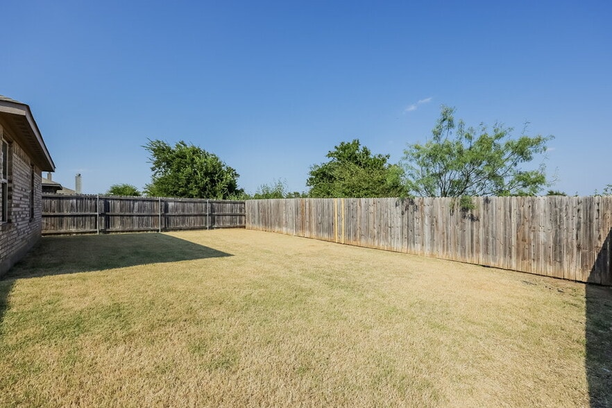Building Photo - 7681 Hollow Point Dr