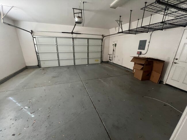 Building Photo - 41530 Yew St